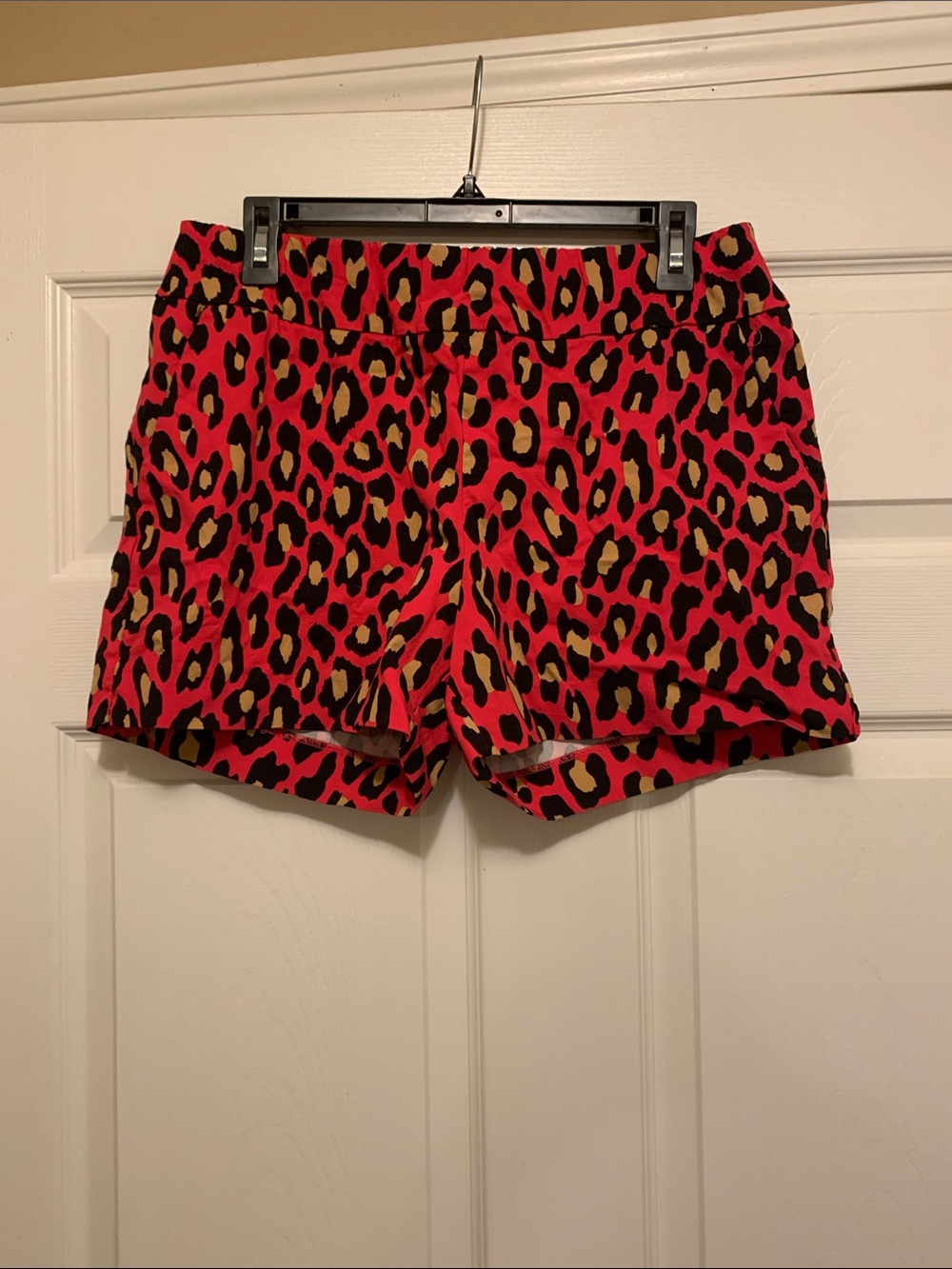 Pink Leopard Print Women's Shorts